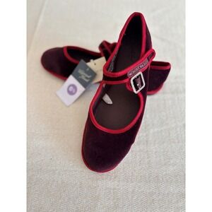 Universal Thread halston mary Jane Flats 6.5 Burgundy New Velvet Buckle Strap